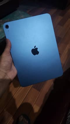 Brand New Ipad 11 generation A16 10 month apple warranty
