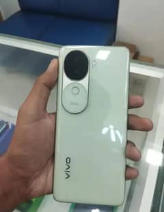 Vivo v40e 8/256