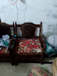 one seater 2 sofas,