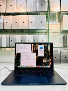 MacBook Air M3 2024  16GB RAM / 256GB SSD