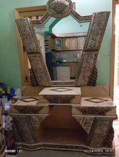 we Are selling Full Furniture Wooden 4 pieces