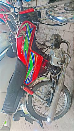 a good condition. 1Liter. . . milegae. . . 55. km. soundless. .