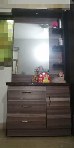 Dressing table with large mirror