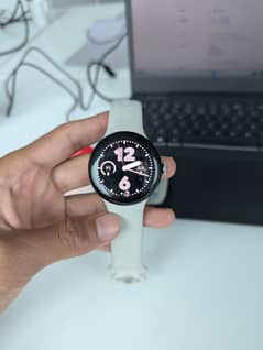 Google Pixel watch 2 new condition 10 by 9.5