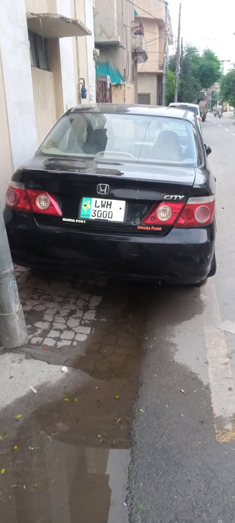 handa city model 2006 own my name good condition  call 03314876492 11