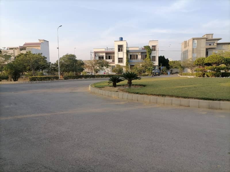 AL JADEED RESIDENCY Exclusive Residential Plot For Sale! Available Plot Sizes: 240 Square Yards 9