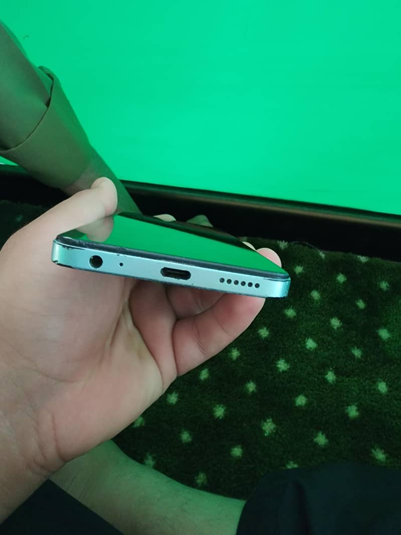 infinix smart 8 6/64 with box 2