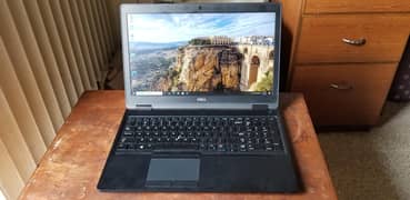 Dell Latitude 5580 Core i5 7th Gen  24 GB DDR4 256 GB SSD Display 15.6