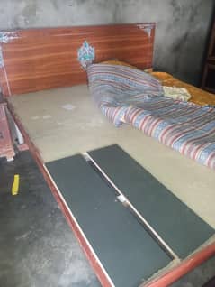 درمیانہ سائز بیڈ