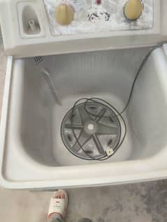 washing machine UNITED UD 570
