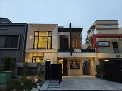 Luxurious Owner Build 5 Marla Modern Design Brand New House For Sale In Bahria Town Lahore