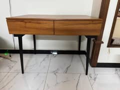 Study table/ home office