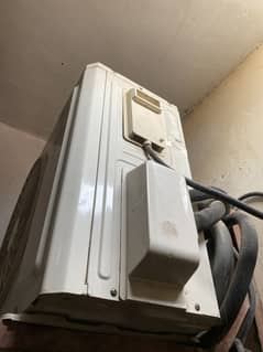 gree Ac inverter for sale in working conditions 1 yearused