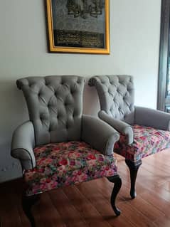 2  solid wood chairs just like new 03008125456