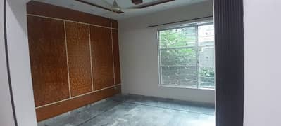 10 MARLA lower portion for rent in Tariq garden