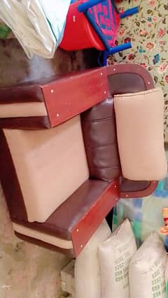 3 Seater Sofa Set with Single Seater 2 Sofas lash Condition 90/100