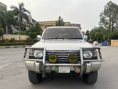 Mitsubishi Pajero 1993 model