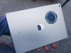 iPad. 8th generation 128 GB.  All ok
