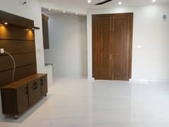 10 MARLA BRAND NEW HOUSE AVAIABLE FOR SALE