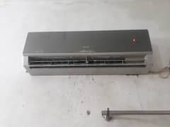 Green 1 ton Split AC in v good condition