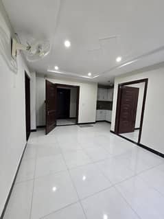 2 Bed Non Furnished Apartment / Flat for Sale in Bahria Town - Peaceful Family Living