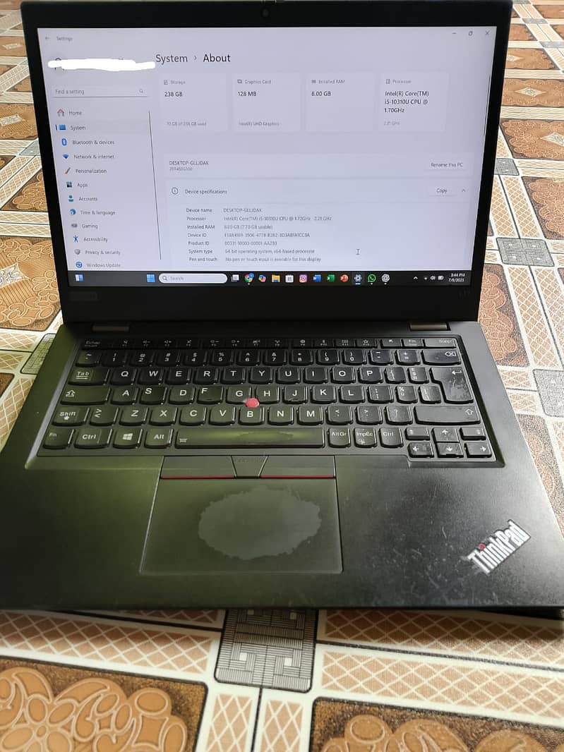 Laptop: LENOVO - THINKPAD , Processor:Intel Core i5 , 10th Generation. 2