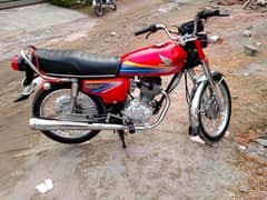 Honda 125 cc model 2011 bike for sale Call me 03433066498