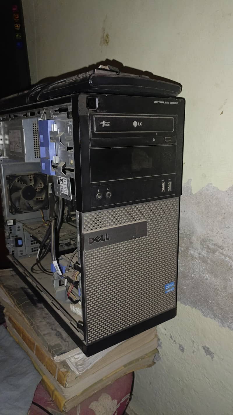 Dell Optiplex 3020 Core i3 4th Generation with 4gb DDR 5 Card 0