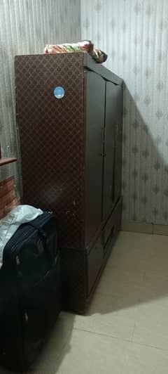 Kapro ki Almari