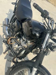 Suzuki GS 150 2015