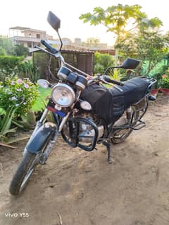 Suzuki GS 150 2013