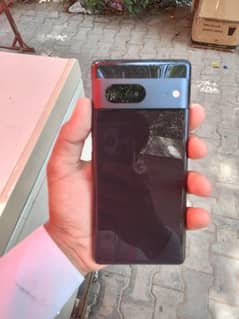 pixel 7 (white/black)