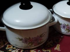 Brand new pots set
