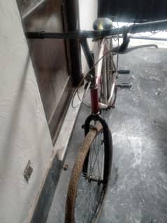 racing cycle for sale with gears in good condition