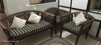 selling sofa set