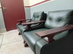 5 seater sofa achi condition mi he.