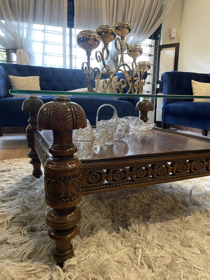 Center table and side tables 5