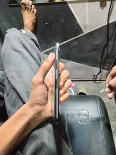 iphone 11 pro 10/10 hai koi masla ni all ok Total original
