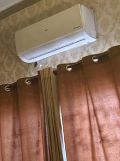 Hair ac t. 5 ton like new condition