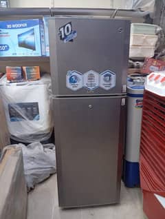 Tel ka fridge hai good condition mein warranty bhi hai argent