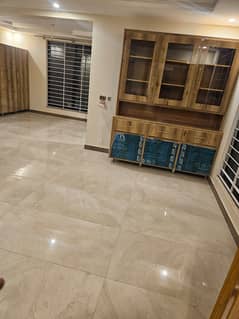 I-8 5400 SQ/FT Ground Portion for rent