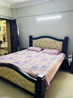 Full Size Bed With One Side Table