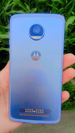 Moto z2 play