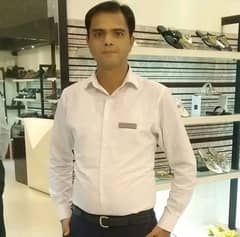 sales associate job in footwear brands