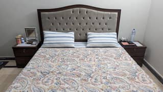 Elegant King Size Wooden Bed Set – Like New + Free Mattress