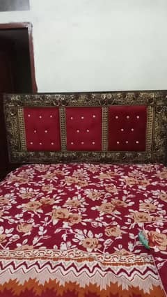 Red poshish bed