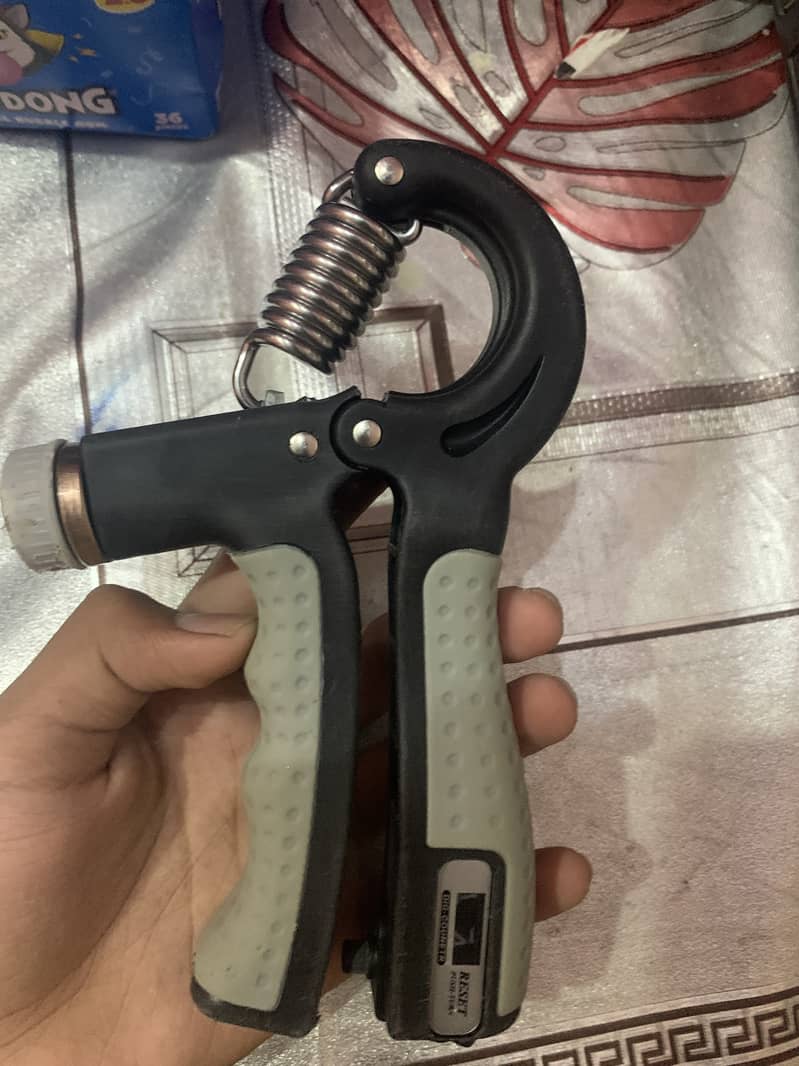 Handgripper used average condition not new 1