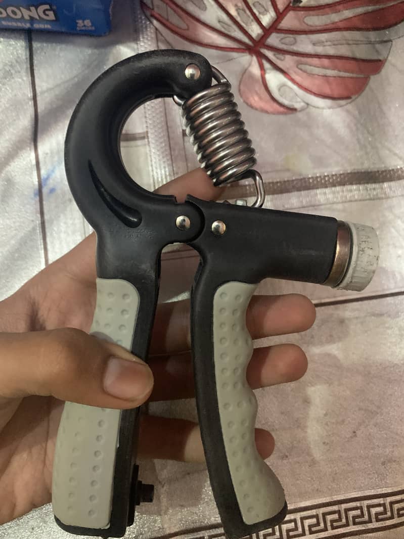 Handgripper used average condition not new 4