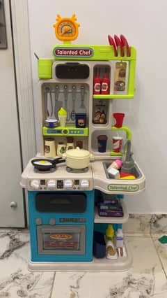 Toy kitchen set