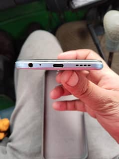 vivo 4/128